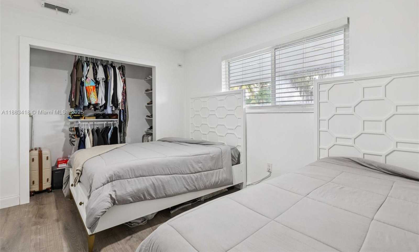 Small Image of 7952 SHALIMAR ST, Miramar Number 28