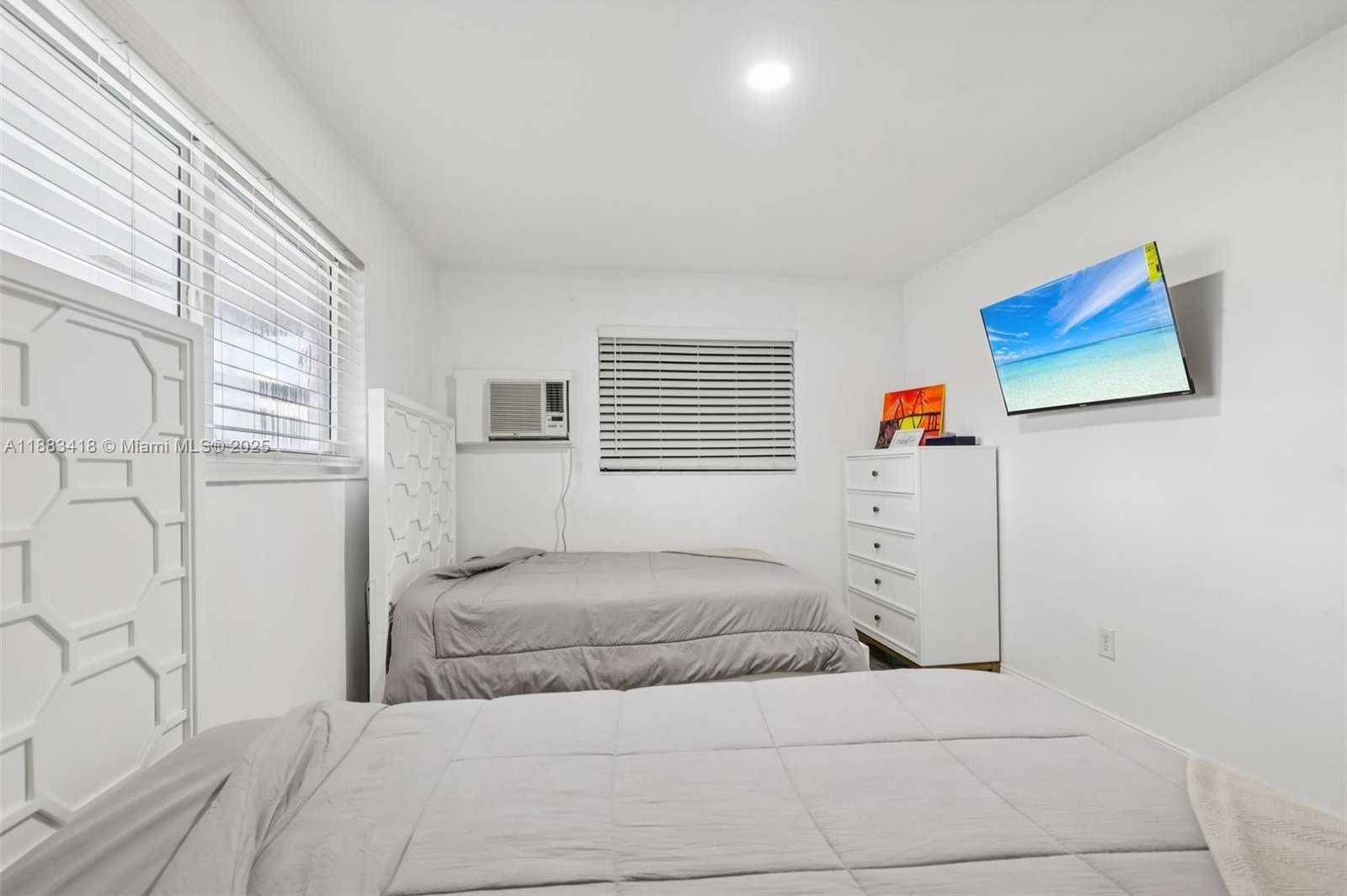 Small Image of 7952 SHALIMAR ST, Miramar Number 29