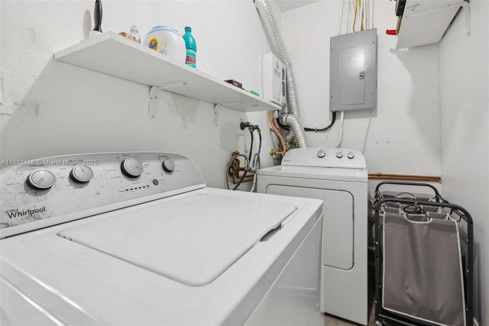 Small Image of 7952 SHALIMAR ST, Miramar Number 30