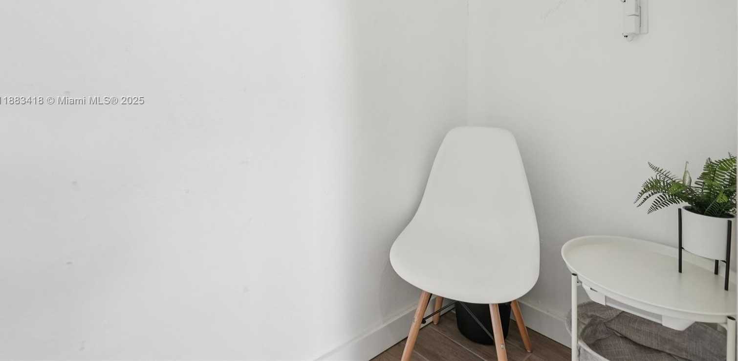 Small Image of 7952 SHALIMAR ST, Miramar Number 38