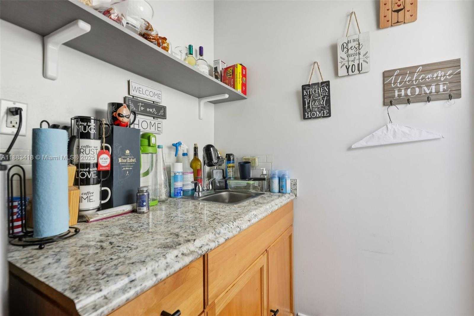 Small Image of 7952 SHALIMAR ST, Miramar Number 43