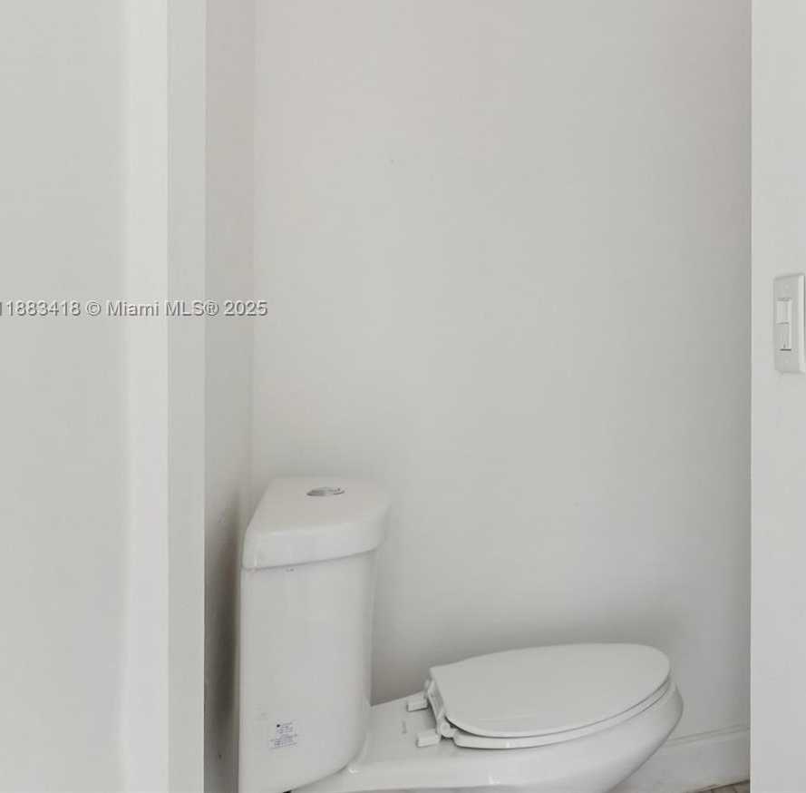 Small Image of 7952 SHALIMAR ST, Miramar Number 46