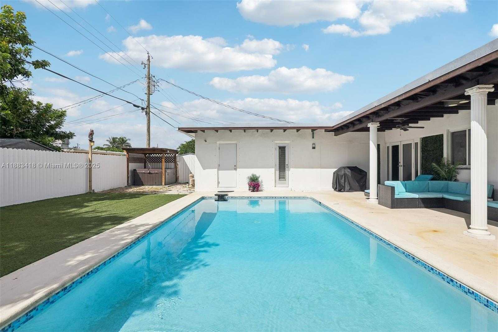 Small Image of 7952 SHALIMAR ST, Miramar Number 50