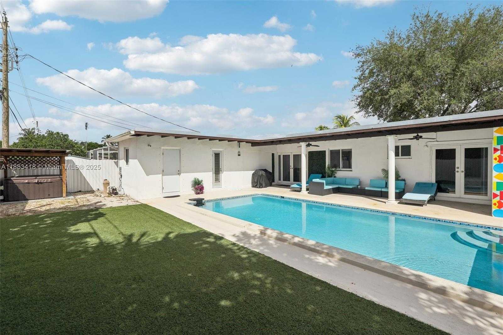 Small Image of 7952 SHALIMAR ST, Miramar Number 53