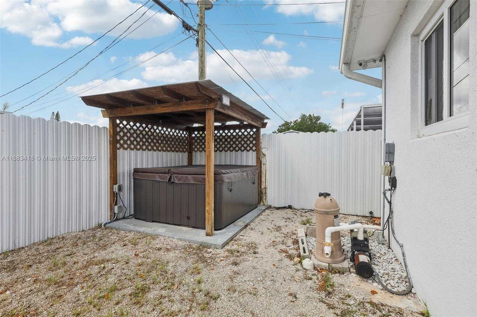 Small Image of 7952 SHALIMAR ST, Miramar Number 55