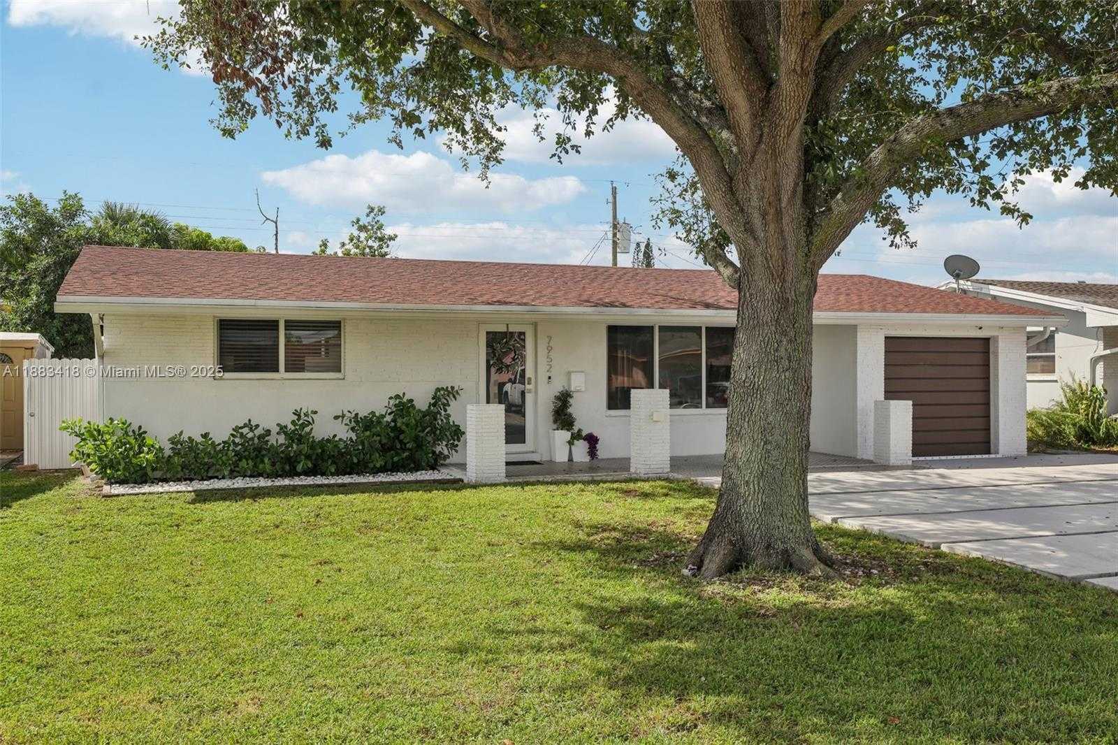 Small Image of 7952 SHALIMAR ST, Miramar Number 61
