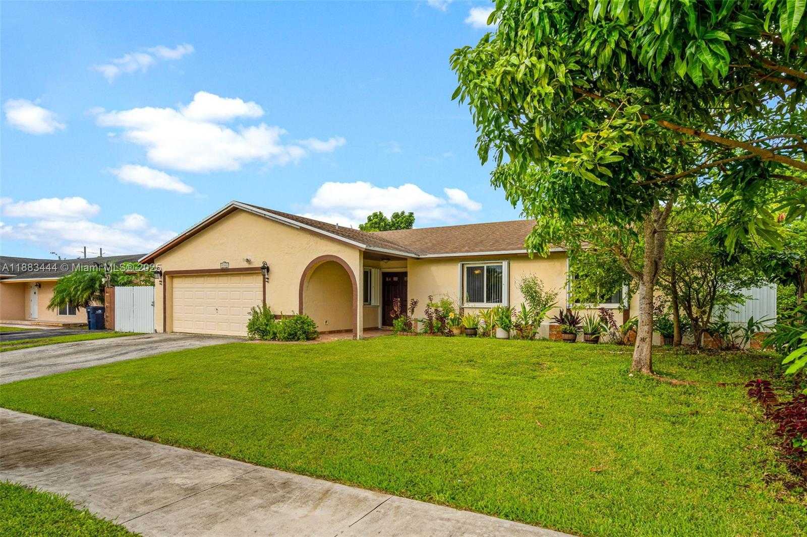 Small Image of 25802 SOUTH WEST 123RD PL, Homestead Number 3