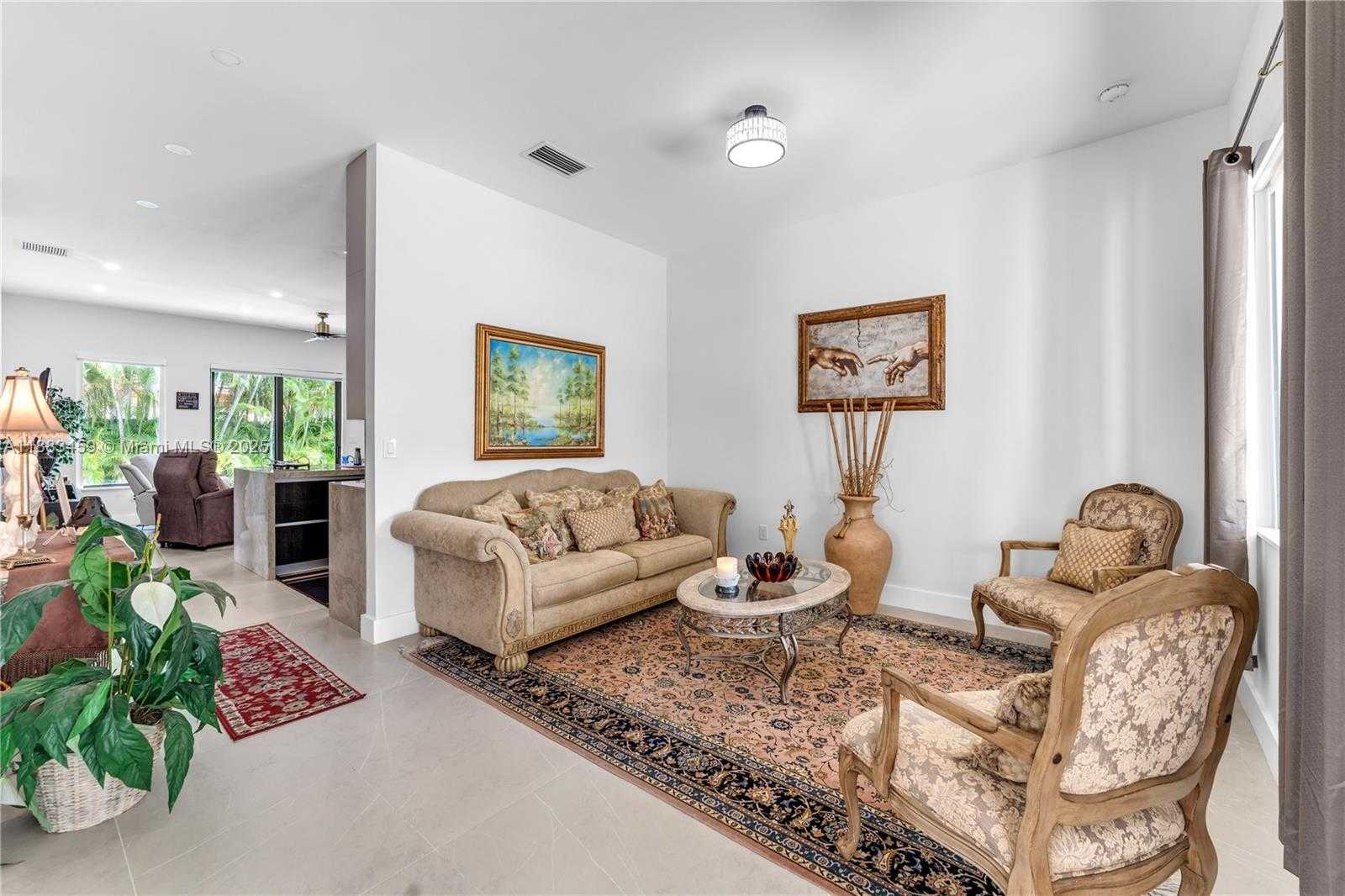 Small Image of 15977 SOUTH WEST 141ST ST, Miami Number 3