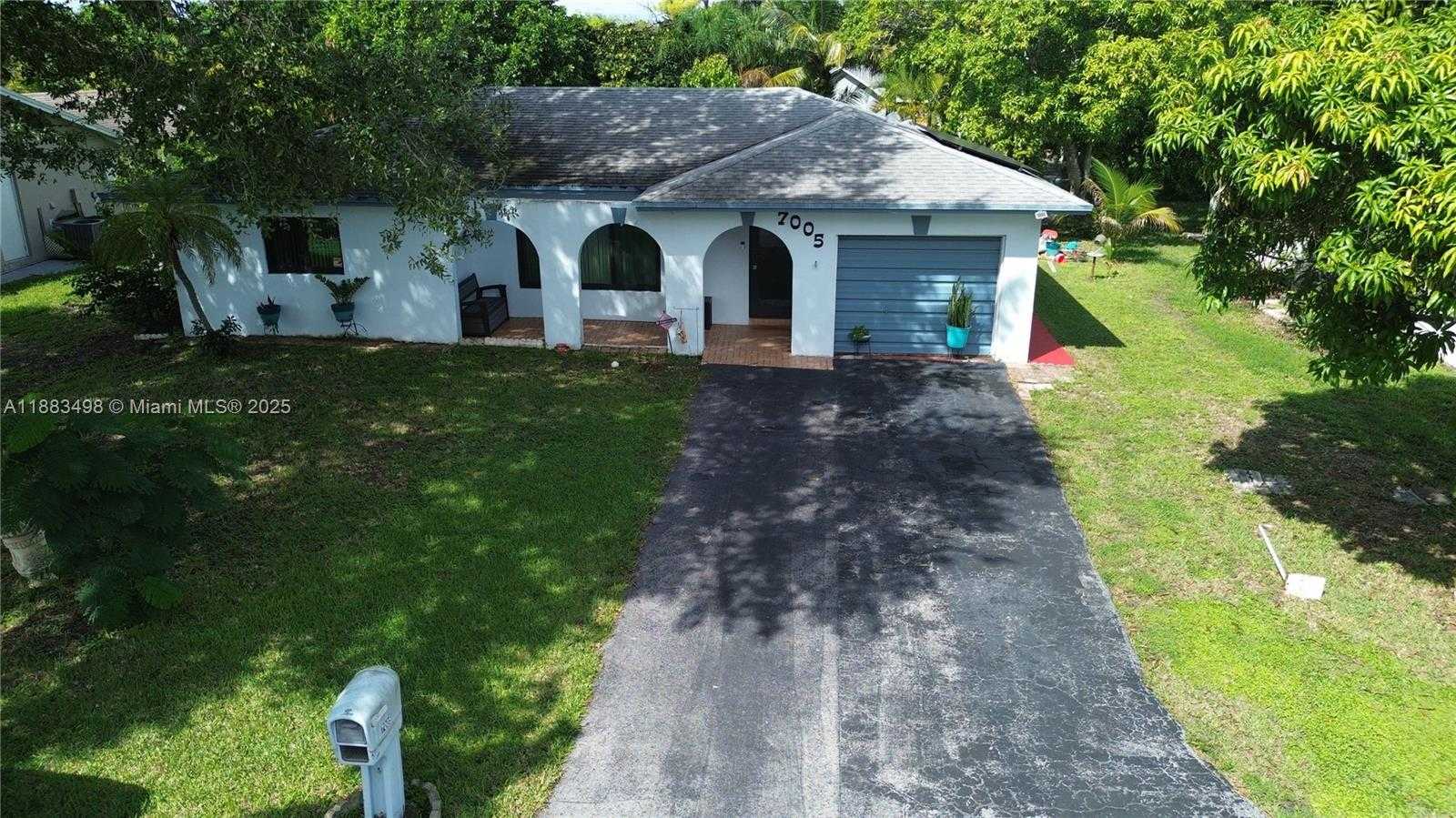 Small Image of 7005 NORTH WEST 94TH AVE, Tamarac Number 26