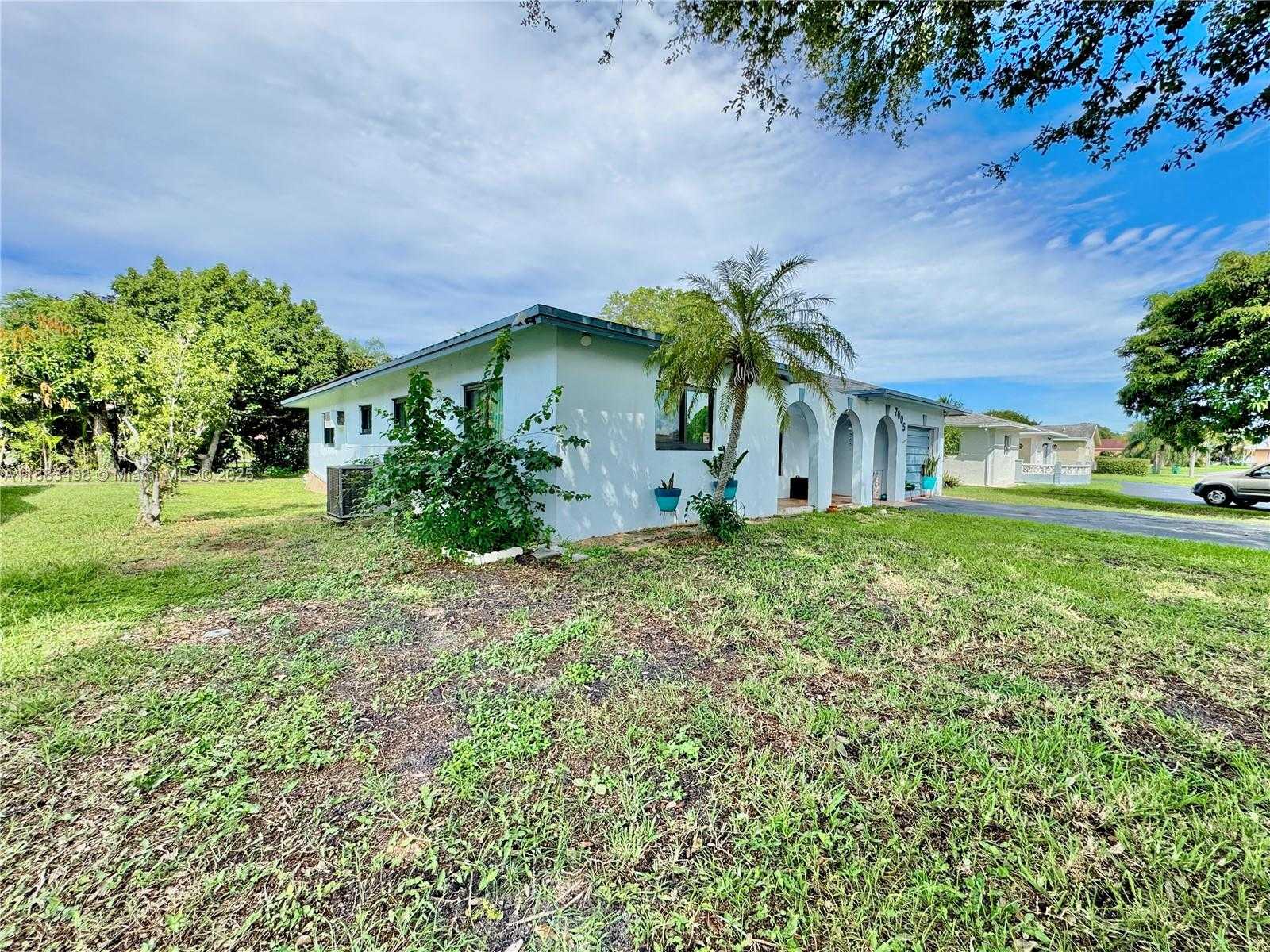 Small Image of 7005 NORTH WEST 94TH AVE, Tamarac Number 27