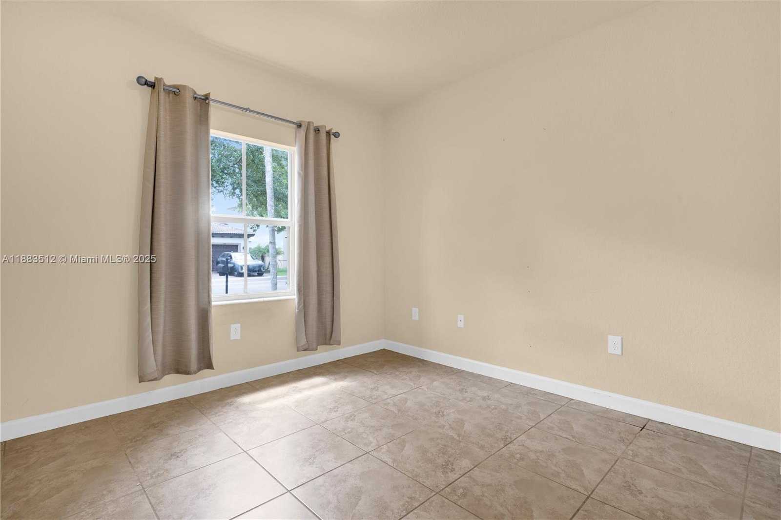 Small Image of 2401 NORTH EAST 4TH ST, Homestead Number 22