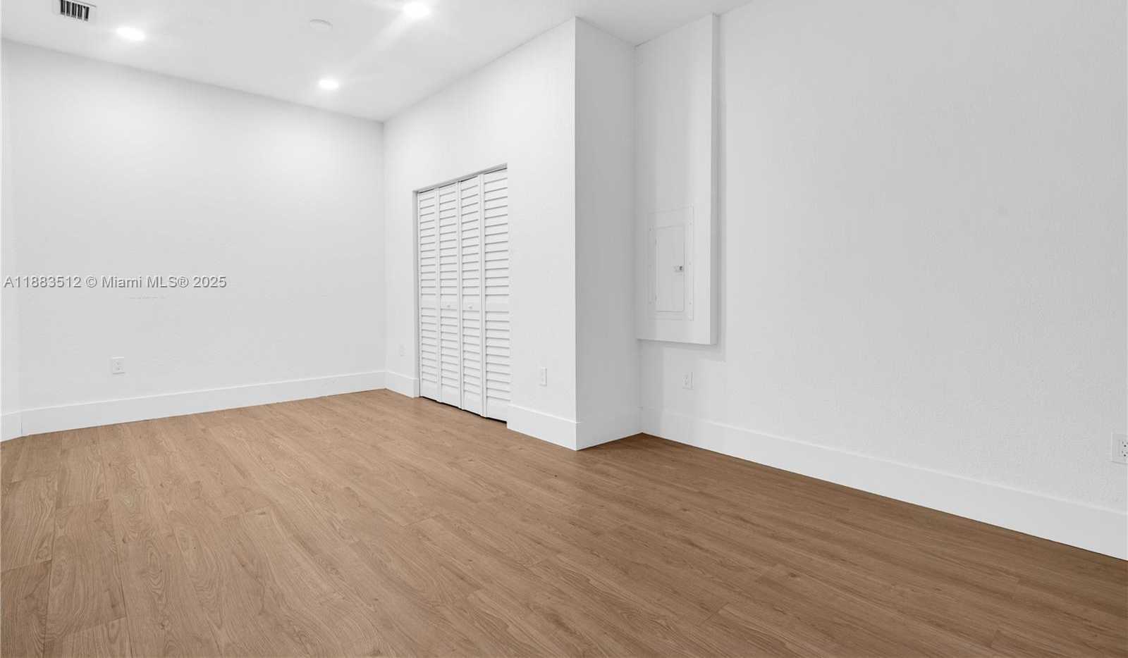 Small Image of 2401 NORTH EAST 4TH ST, Homestead Number 27