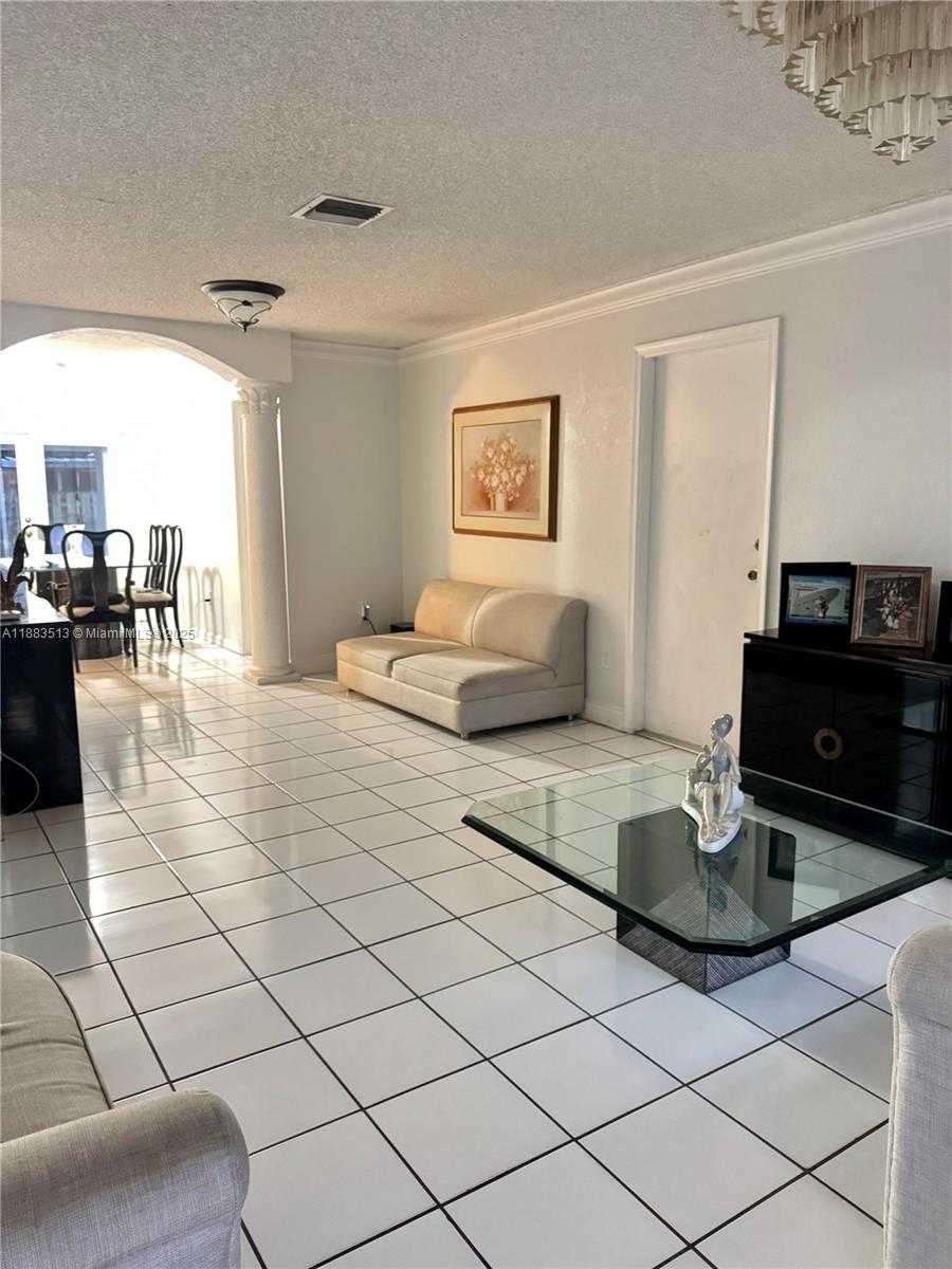 Small Image of 9038 NORTH WEST 193RD TER, Hialeah Number 3