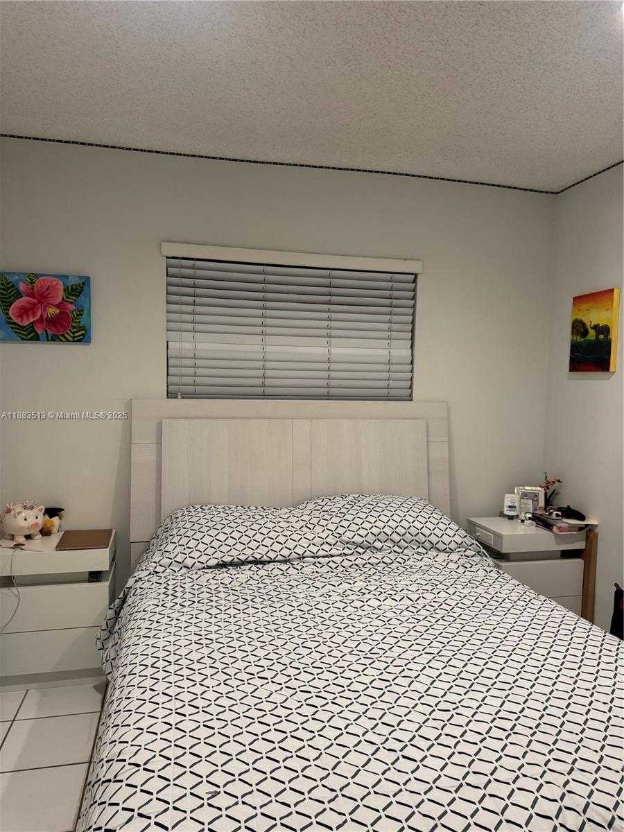 Small Image of 9038 NORTH WEST 193RD TER, Hialeah Number 7