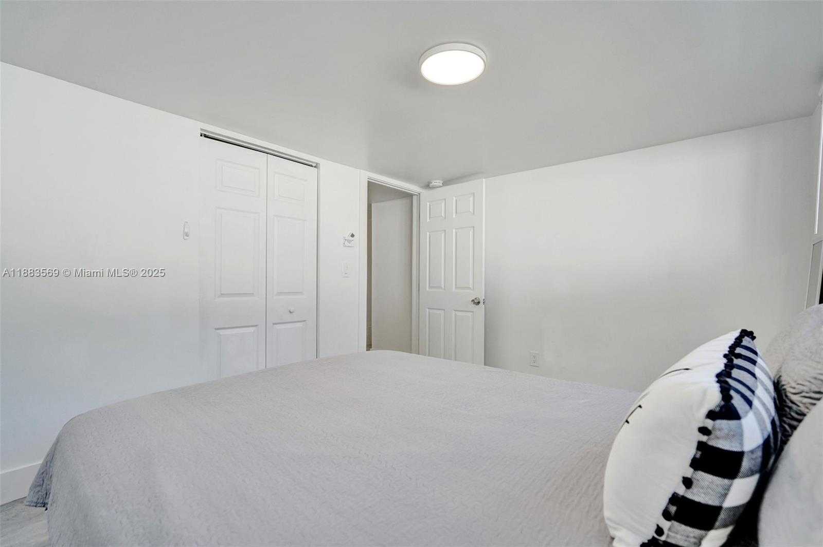 Small Image of 1904 SOUTH WEST 28TH ST, Fort Lauderdale Number 10