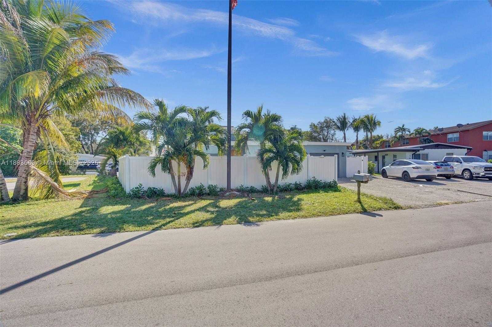 Small Image of 1904 SOUTH WEST 28TH ST, Fort Lauderdale Number 18
