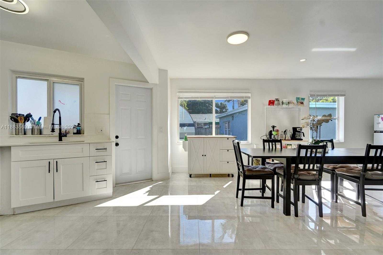 Small Image of 1904 SOUTH WEST 28TH ST, Fort Lauderdale Number 21