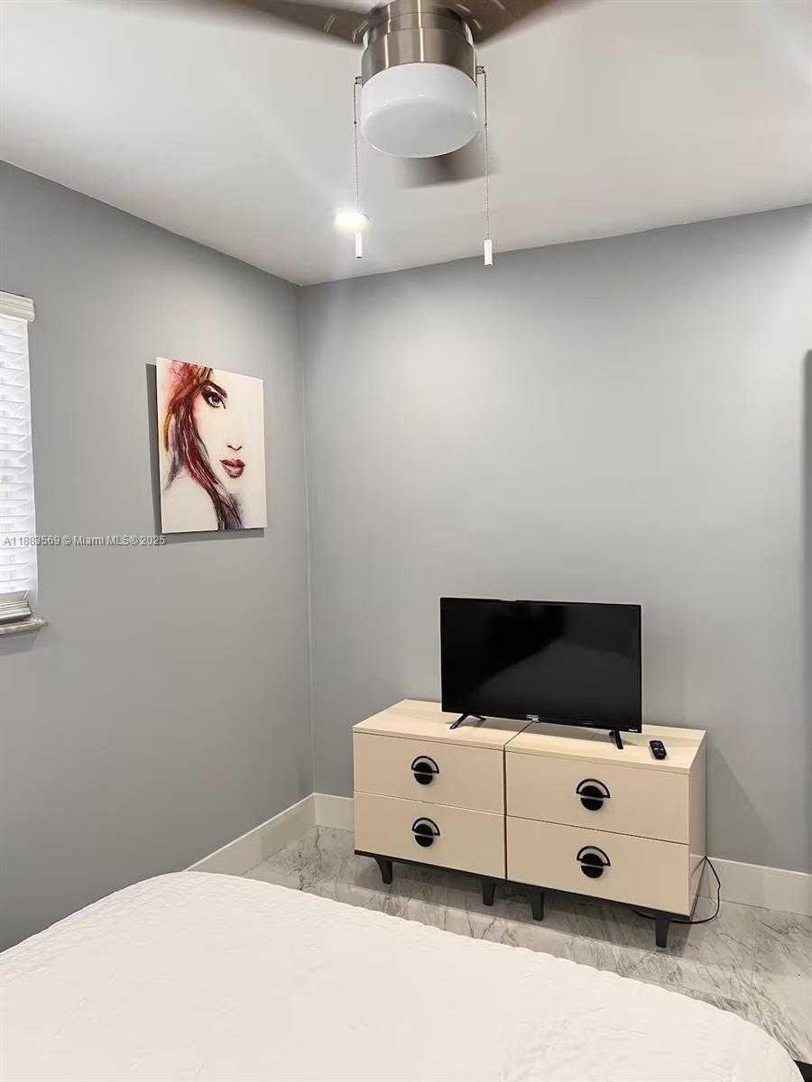 Small Image of 1906 SOUTH WEST 28TH ST, Fort Lauderdale Number 33