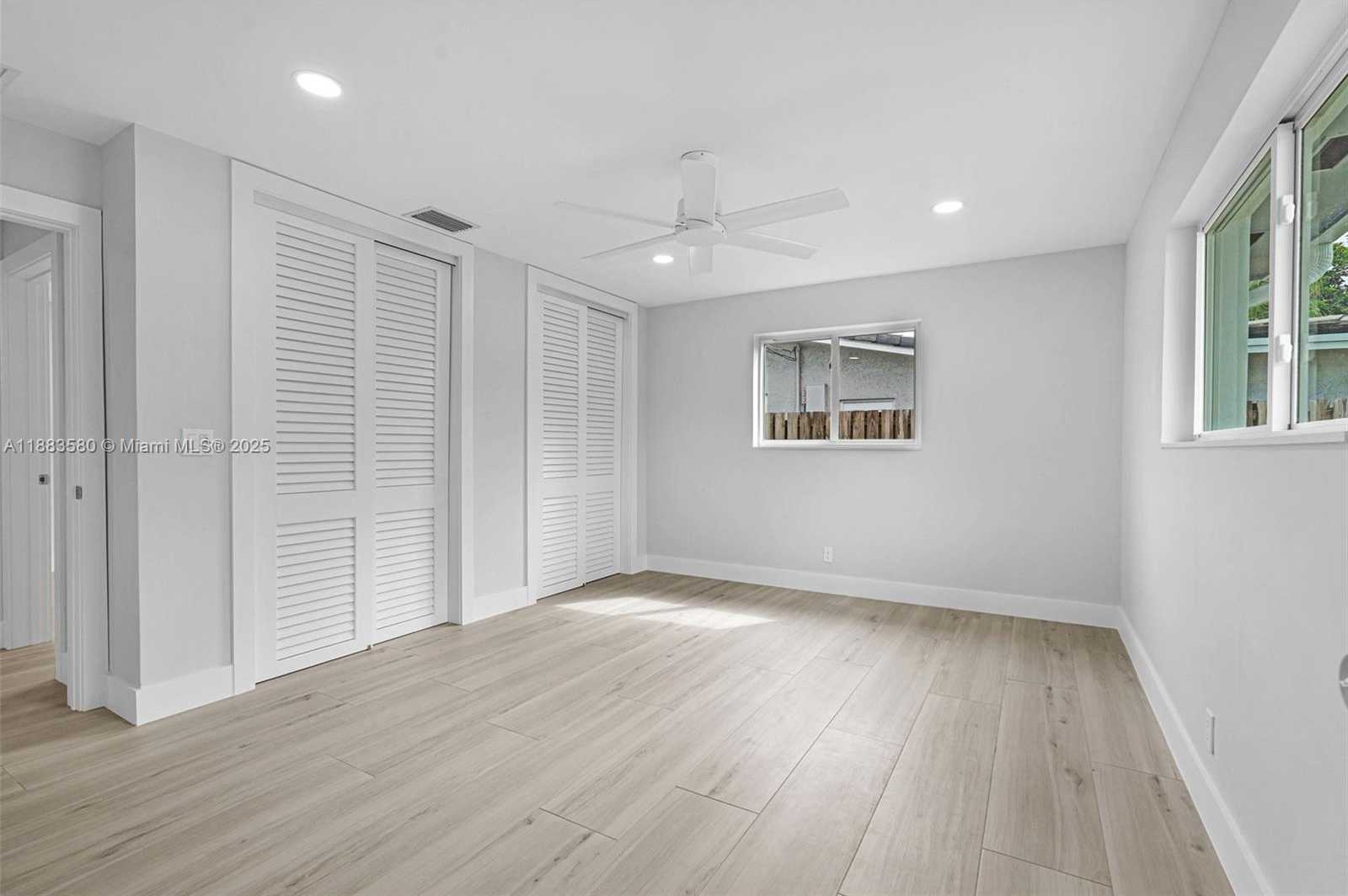 Small Image of 3805 LINCOLN ST, Hollywood Number 15
