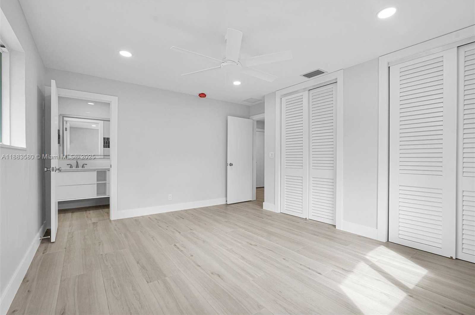 Small Image of 3805 LINCOLN ST, Hollywood Number 16