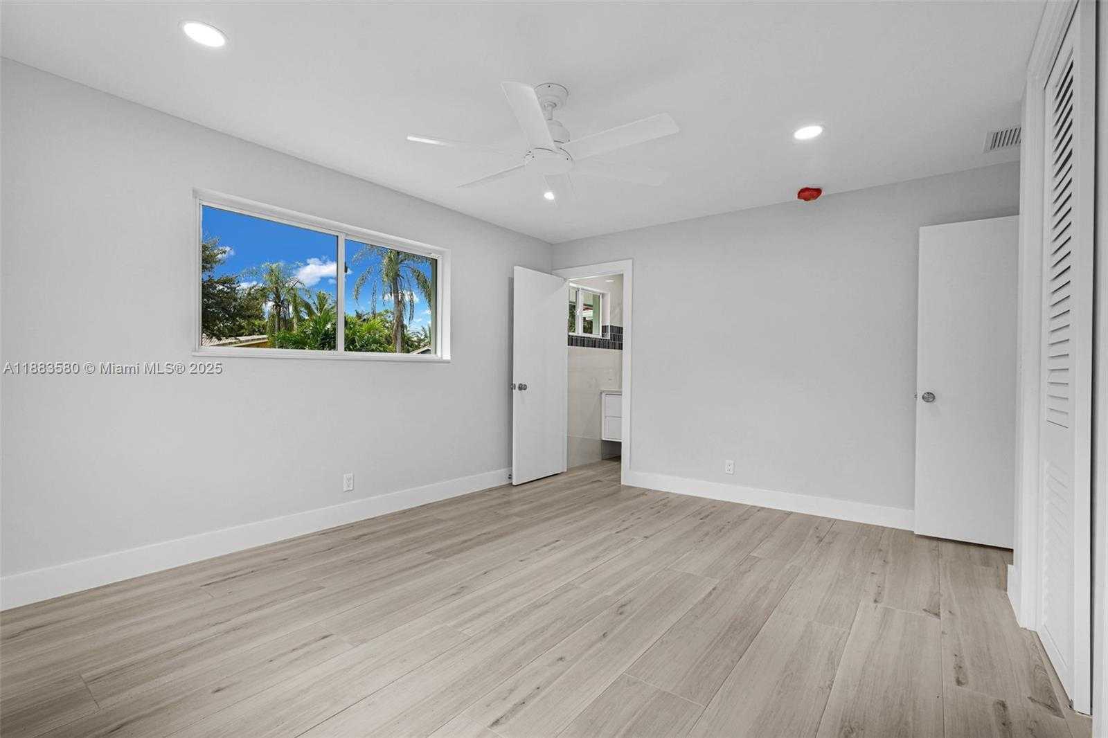 Small Image of 3805 LINCOLN ST, Hollywood Number 17
