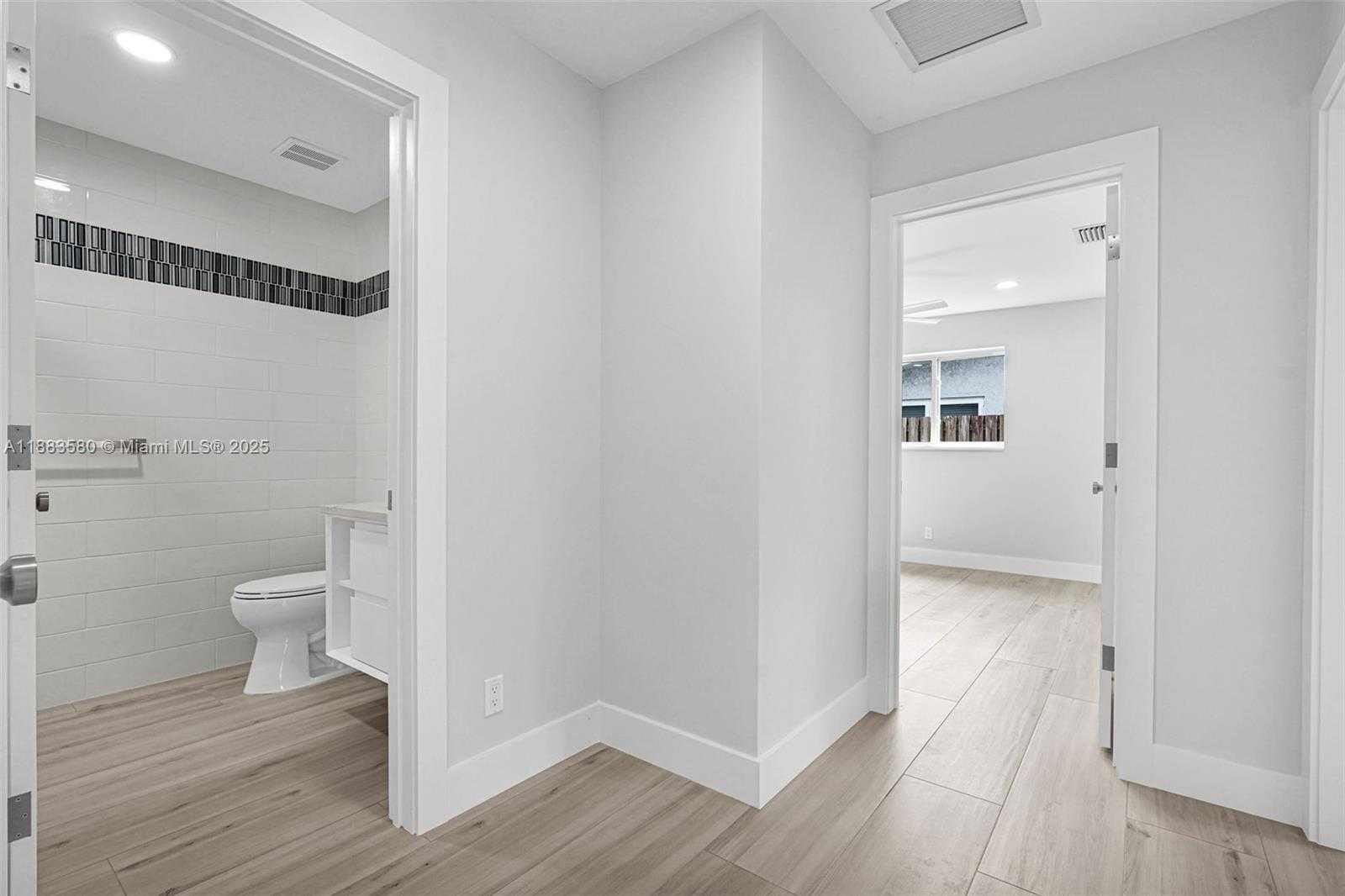 Small Image of 3805 LINCOLN ST, Hollywood Number 22