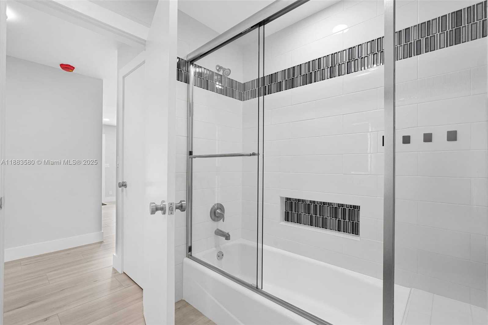 Small Image of 3805 LINCOLN ST, Hollywood Number 24
