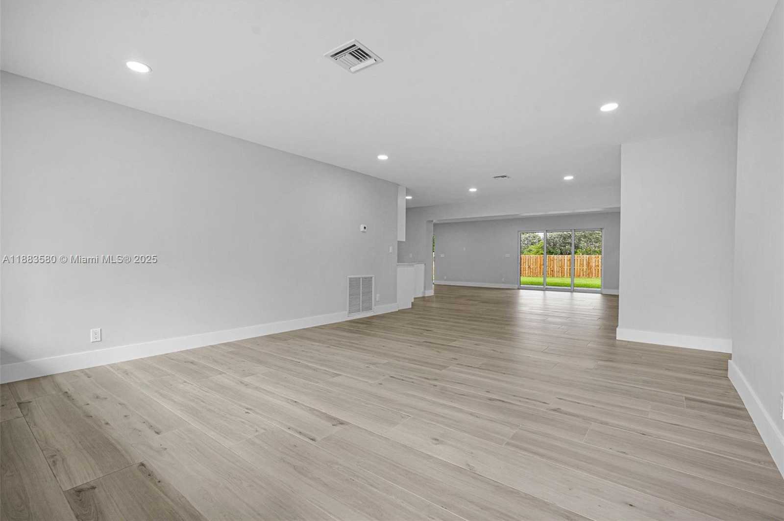 Small Image of 3805 LINCOLN ST, Hollywood Number 25