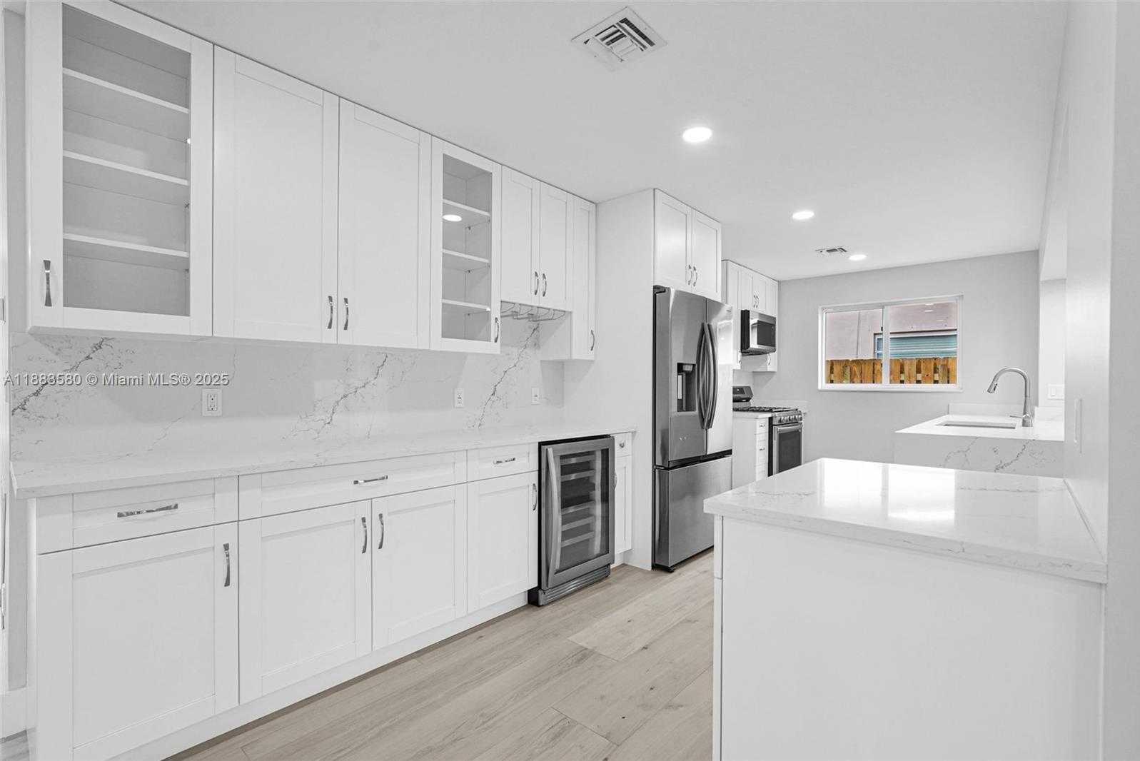 Small Image of 3805 LINCOLN ST, Hollywood Number 31