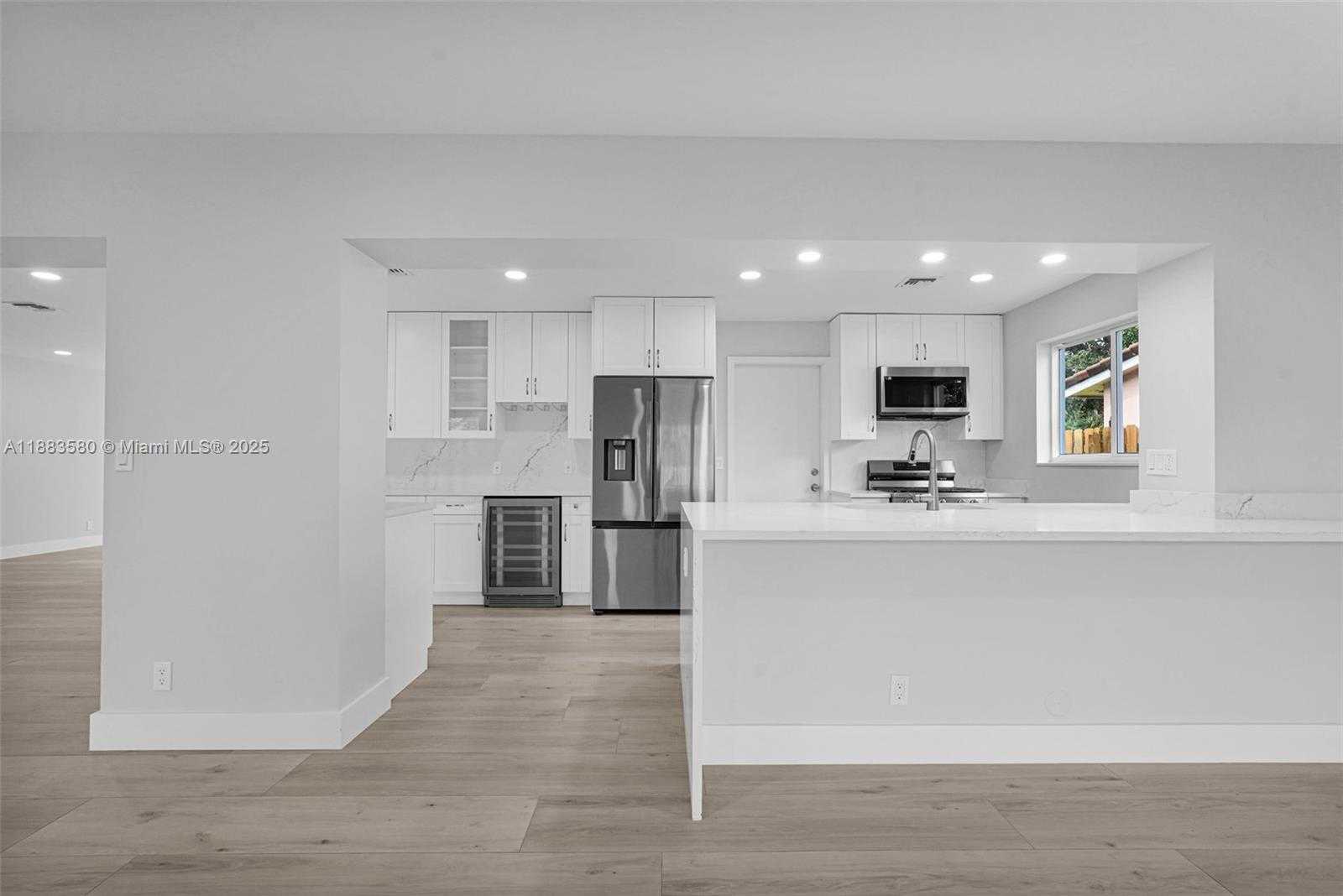 Small Image of 3805 LINCOLN ST, Hollywood Number 35