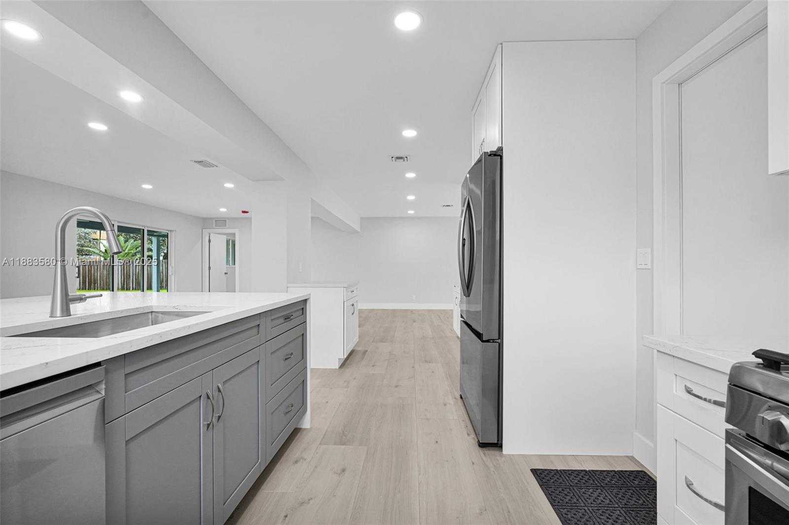Small Image of 3805 LINCOLN ST, Hollywood Number 42