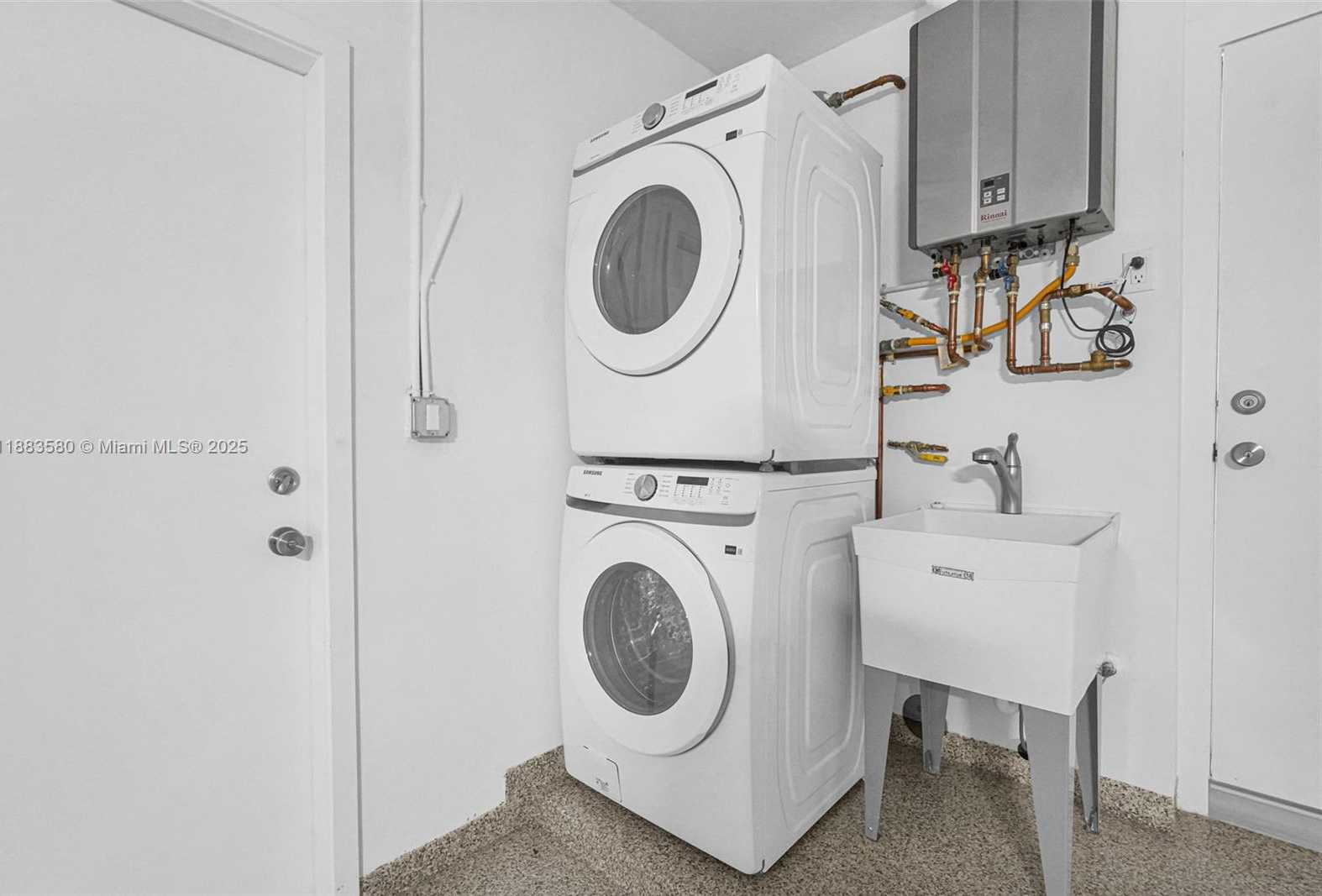 Small Image of 3805 LINCOLN ST, Hollywood Number 47