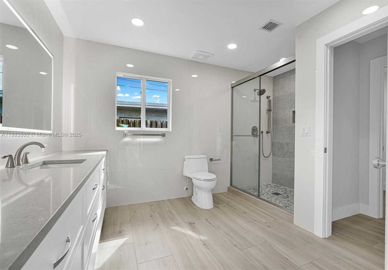 Small Image of 3805 LINCOLN ST, Hollywood Number 52