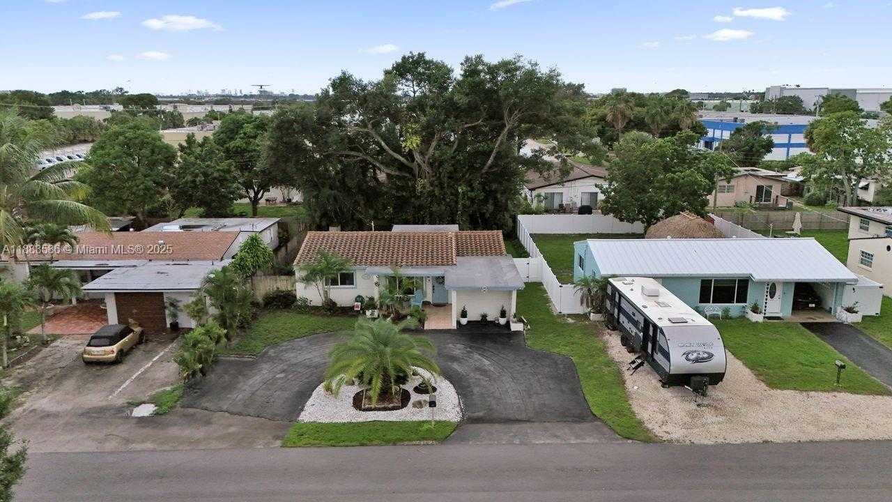 Small Image of 1110 SOUTH WEST 32ND ST, Fort Lauderdale Number 2