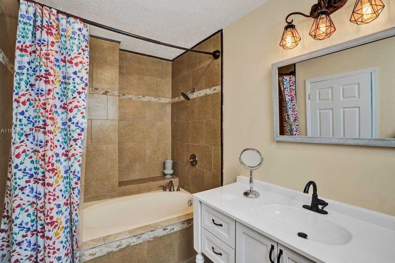 Small Image of 1110 SOUTH WEST 32ND ST, Fort Lauderdale Number 23