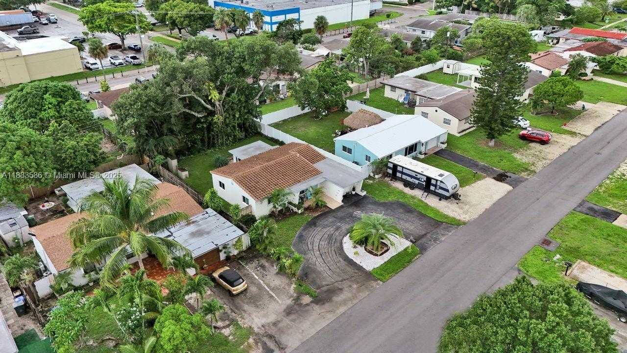 Small Image of 1110 SOUTH WEST 32ND ST, Fort Lauderdale Number 31