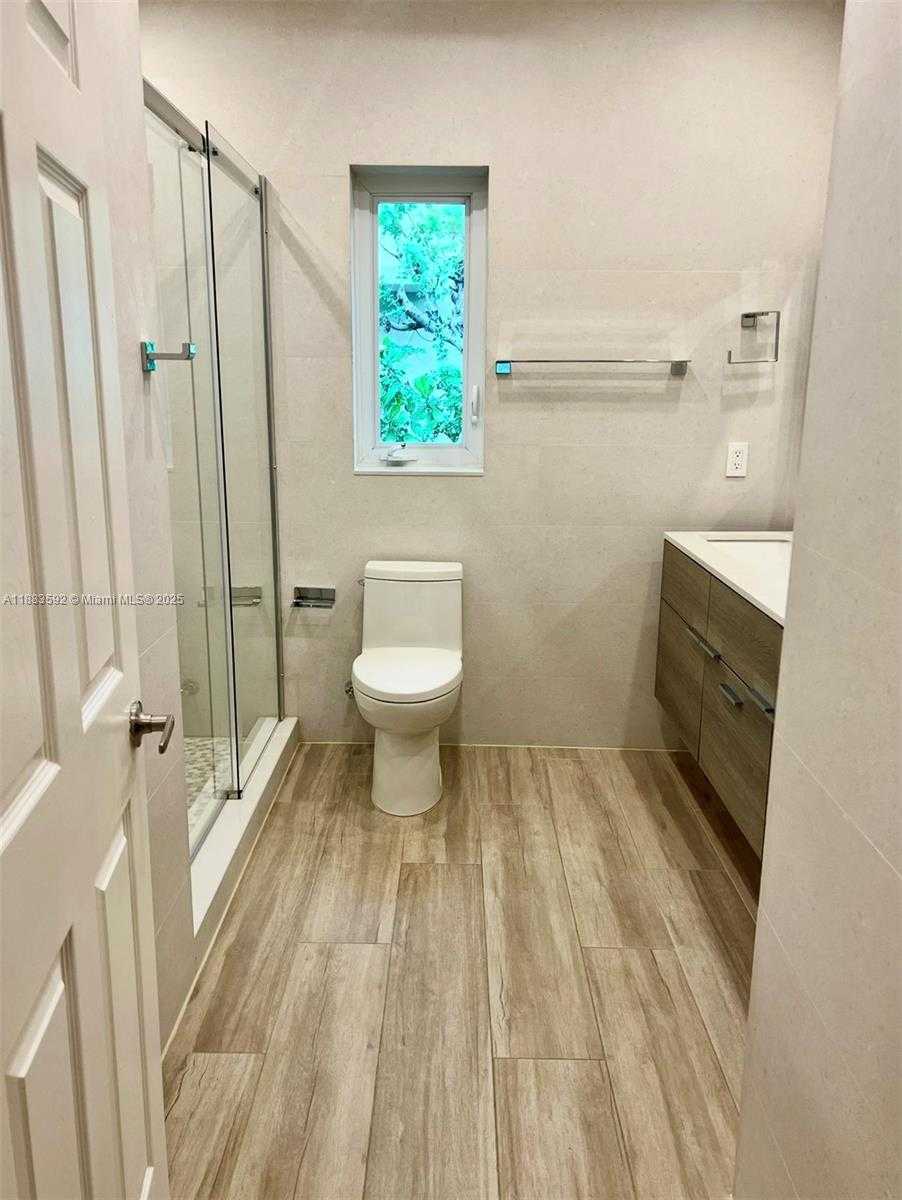 Small Image of 1154 BIARRITZ DR, Miami Beach Number 13