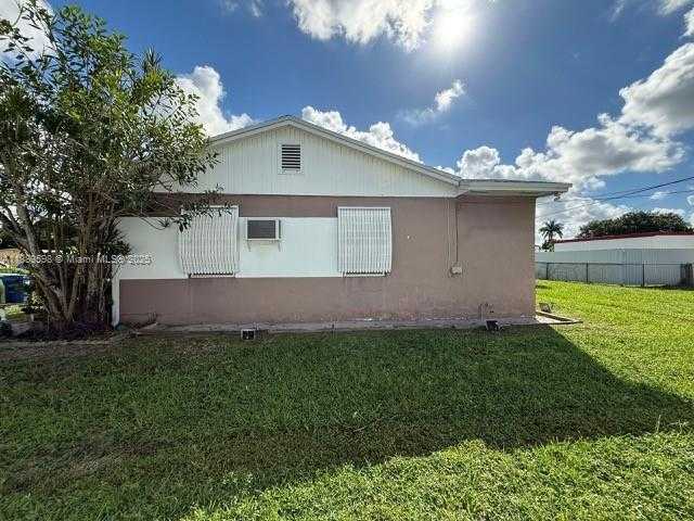 Small Image of 2450 NORTH WEST 157TH ST RD, Miami Gardens Number 2
