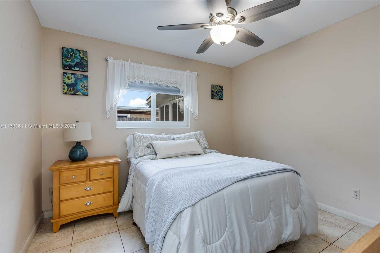 Small Image of 210 SOUTH WEST 64TH AVE, Pembroke Pines Number 15