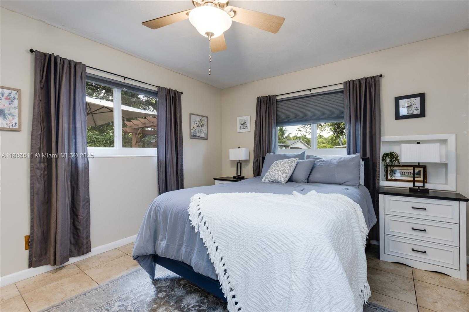Small Image of 210 SOUTH WEST 64TH AVE, Pembroke Pines Number 17