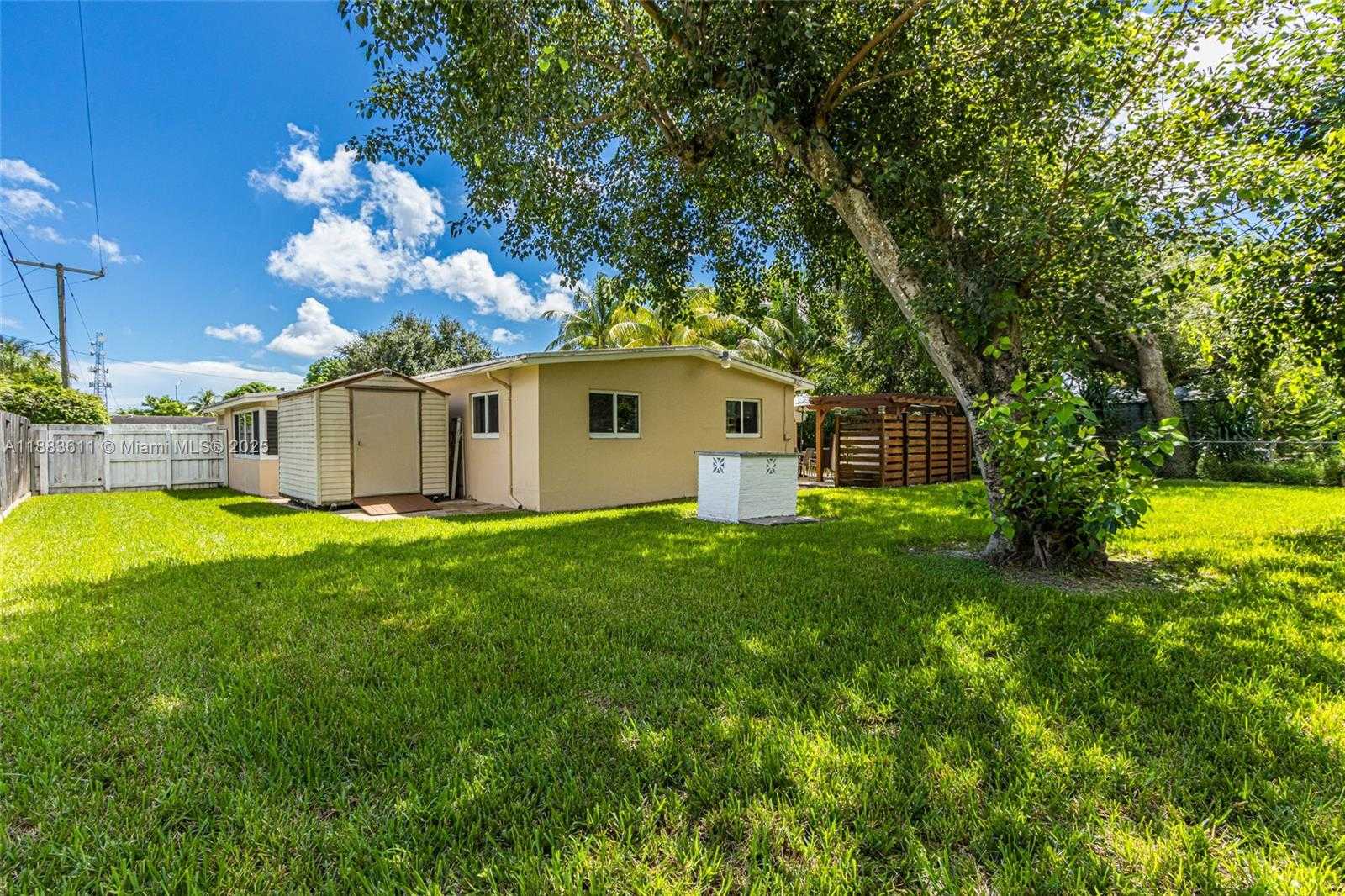 Small Image of 210 SOUTH WEST 64TH AVE, Pembroke Pines Number 26