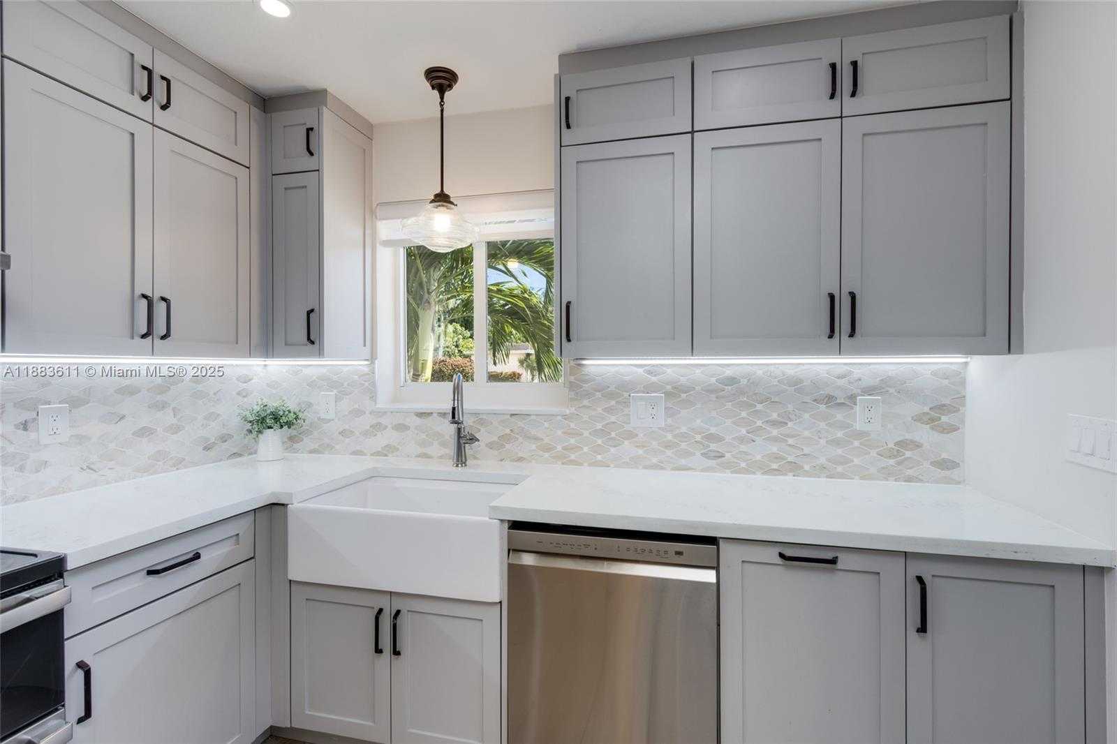 Small Image of 210 SOUTH WEST 64TH AVE, Pembroke Pines Number 5