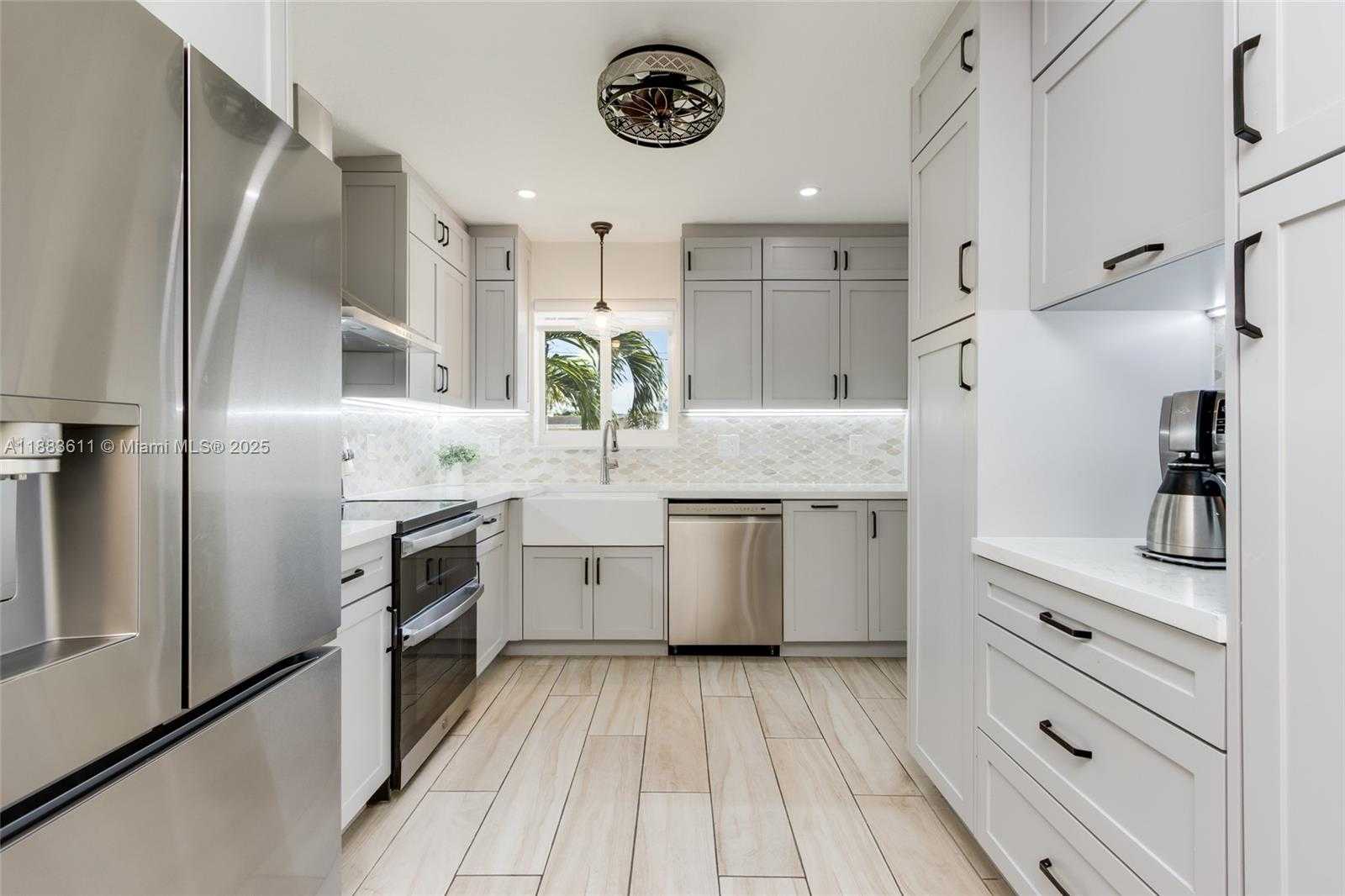 Small Image of 210 SOUTH WEST 64TH AVE, Pembroke Pines Number 7
