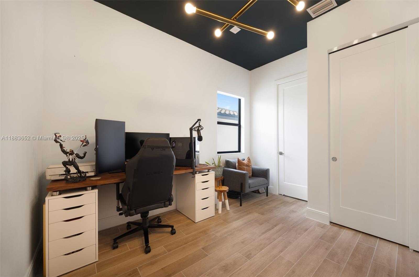 Small Image of 8026 NORTH WEST 43RD ST, Doral Number 13