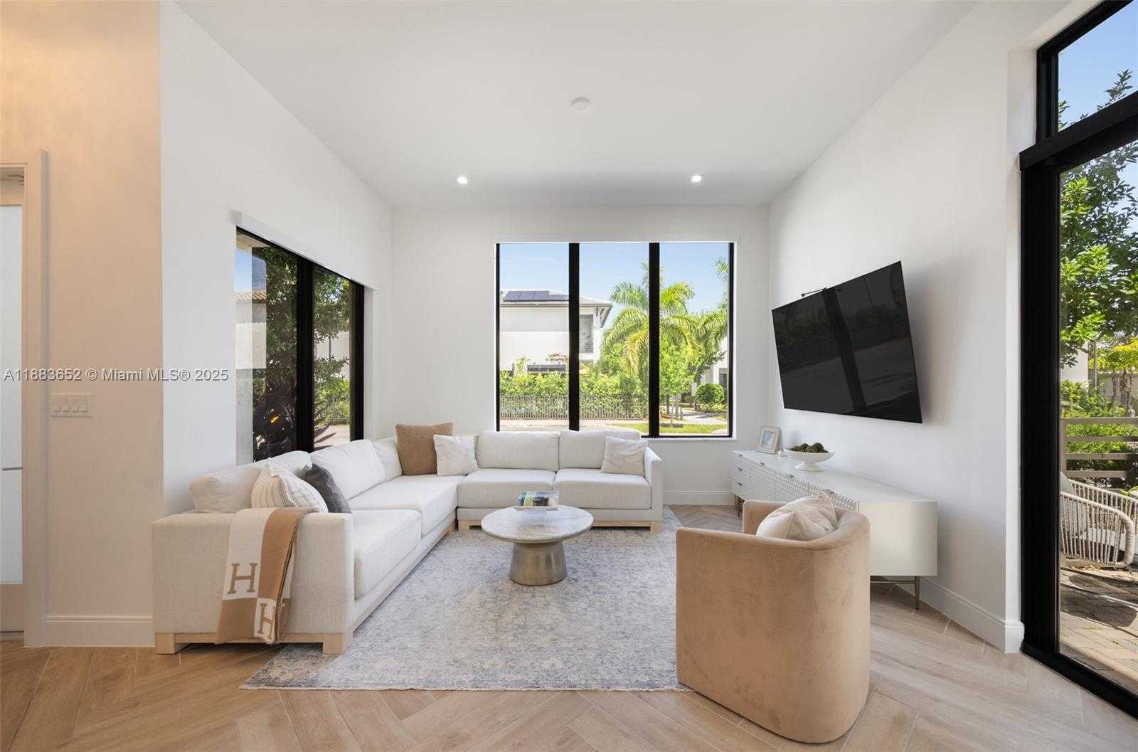 Small Image of 8026 NORTH WEST 43RD ST, Doral Number 2