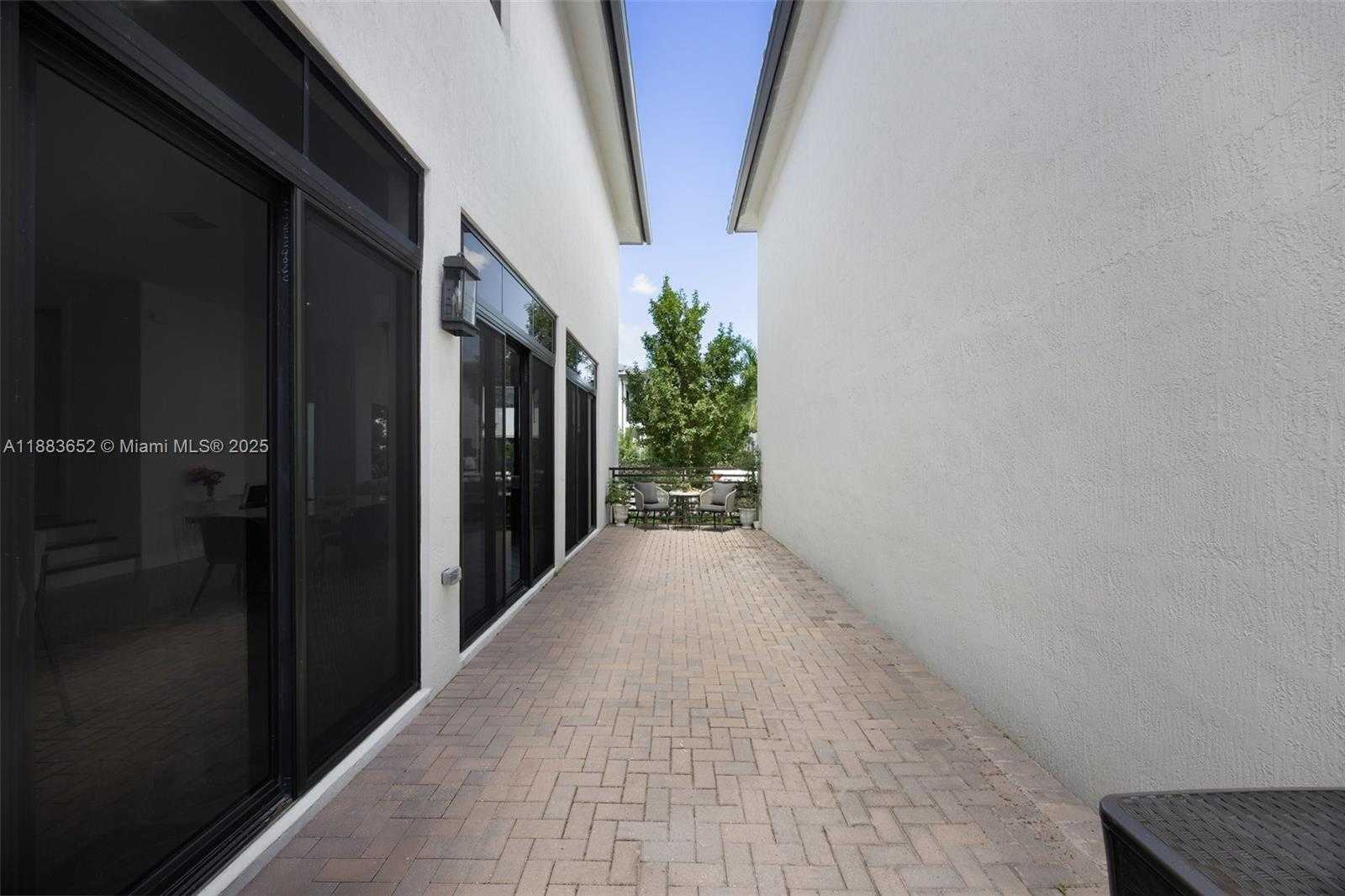 Small Image of 8026 NORTH WEST 43RD ST, Doral Number 21