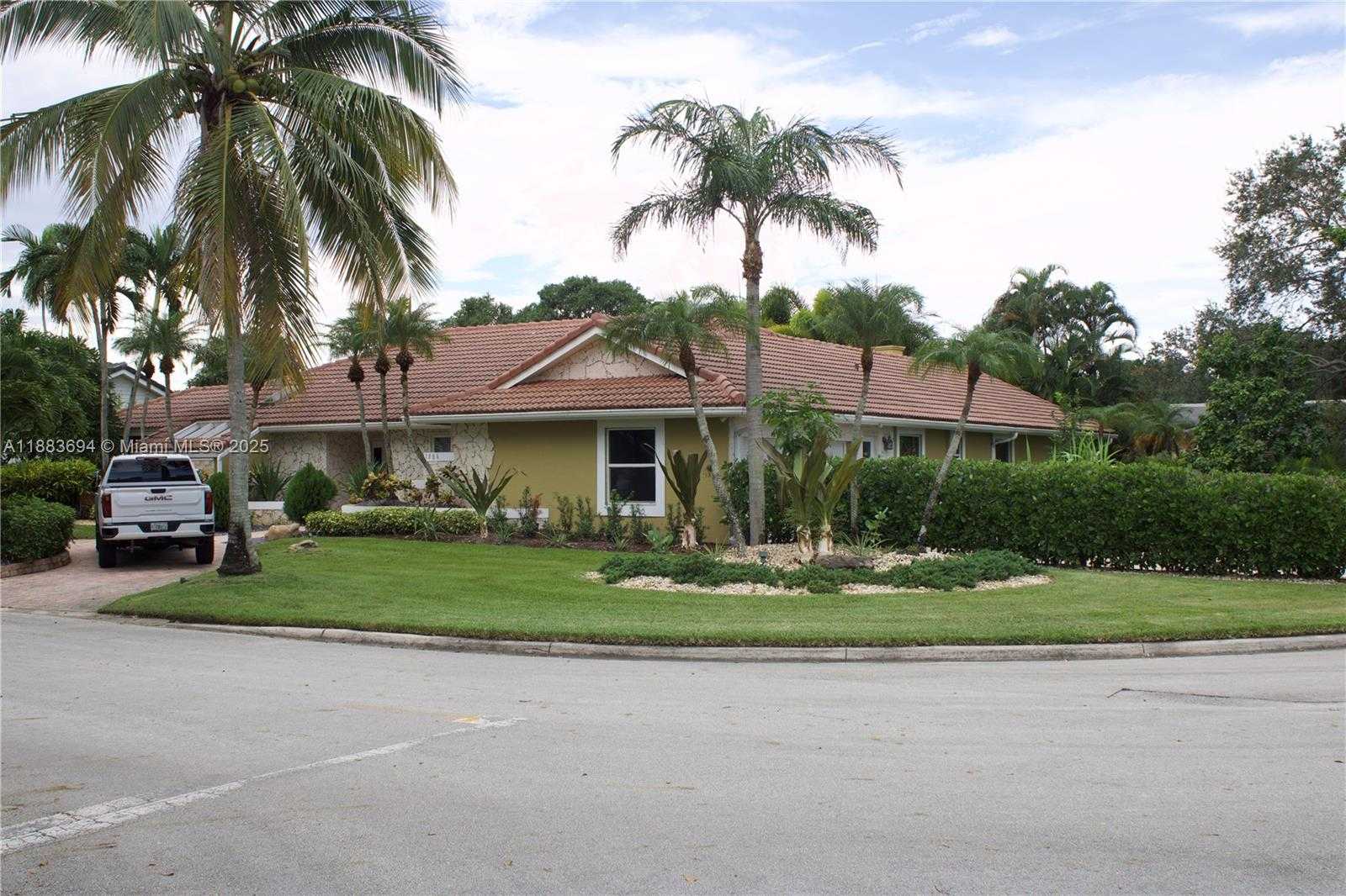 Small Image of 1086 NORTH WEST 113TH WAY, Coral Springs Number 2