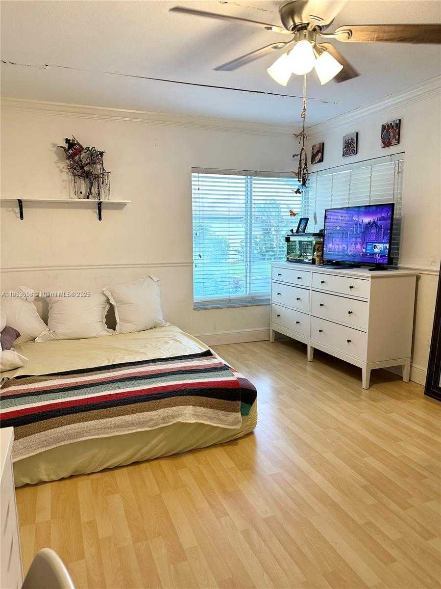 Small Image of 960 BAYBERRY POINT DR, Plantation Number 26