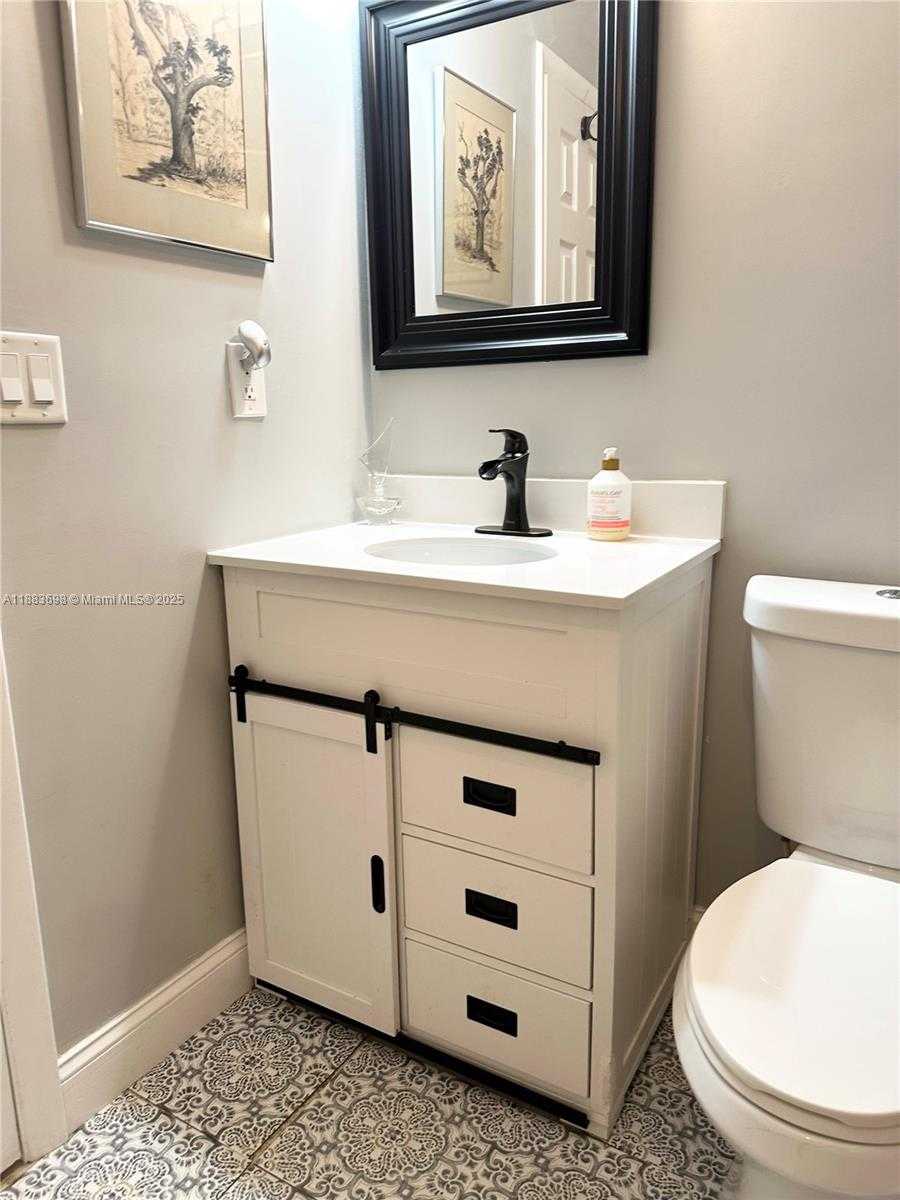 Small Image of 960 BAYBERRY POINT DR, Plantation Number 30