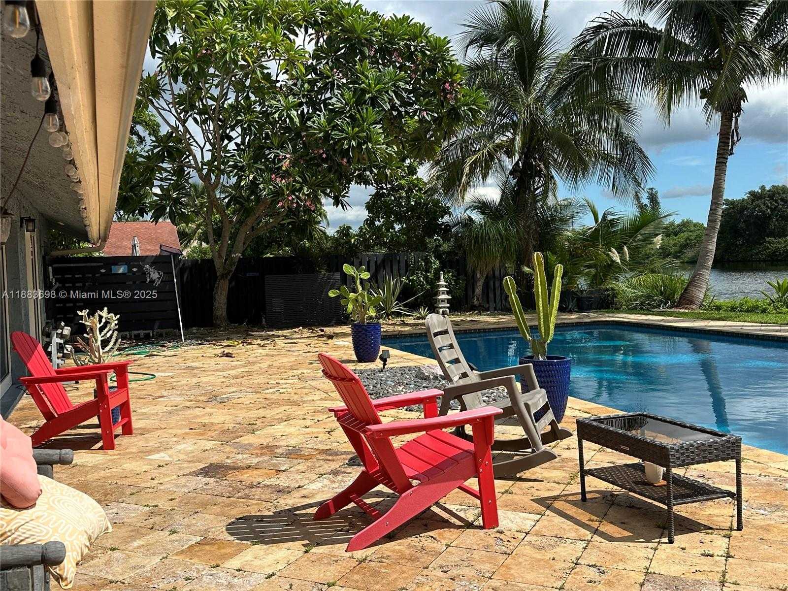 Small Image of 960 BAYBERRY POINT DR, Plantation Number 32